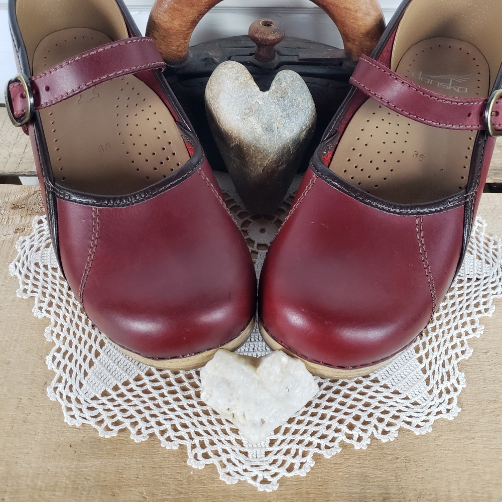 Strawberry Red Dansko Pro Clog Marcelle MaryJane Strap Buckle Boho Cottage Gypsy - Picture 4 of 9